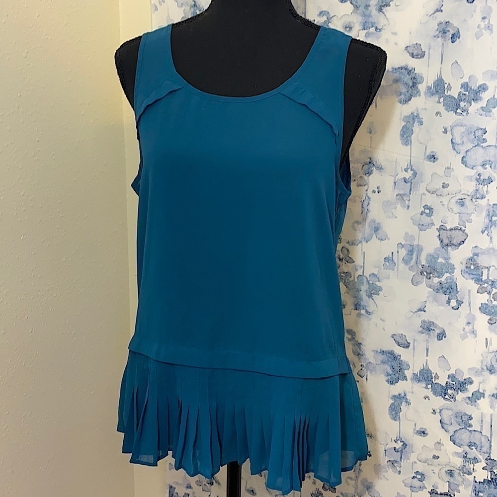 👚AMERICAN Eagle Outfitters Sz Medium Tank Top With Bottom Design